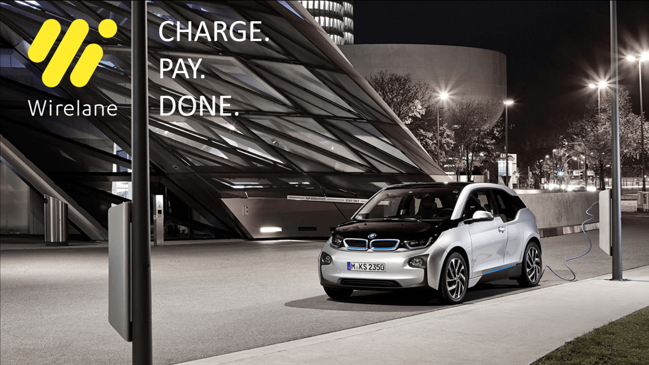 Bild von unserem Partner Wirelane auf dem ein E-Auto von BMW geladen wird
